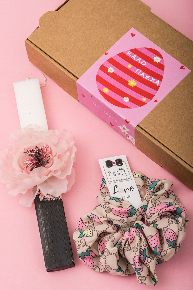 Easter Box Ασπρόμαυρη Πλακέ Χειροποίητη Πασχαλινή Λαμπάδα με Ροζ Λουλούδι Παιώνια