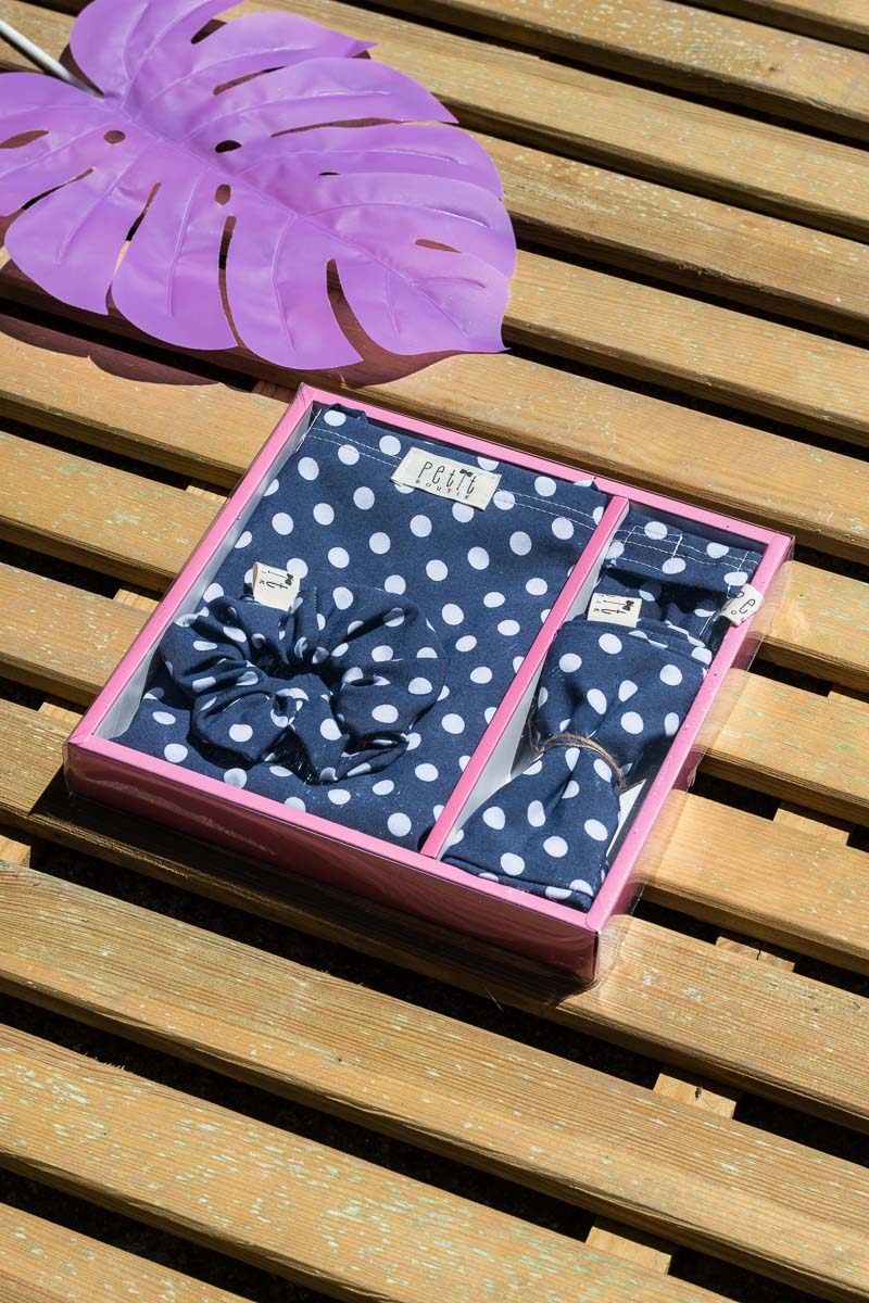 Summer Gift Set of 4 Μπλε Πουά Τσάντα, Νεσεσέρ, Κορδέλα & Scrunchie Petit Boutik