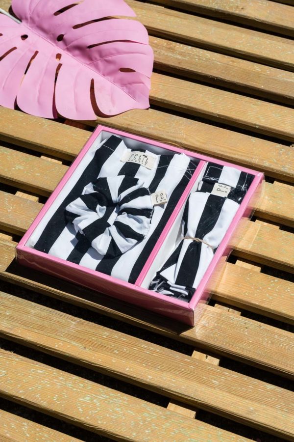 Summer Gift Set of 4 Μαύρο Ριγέ Τσάντα, Νεσεσέρ, Κορδέλα & Scrunchie Petit Boutik
