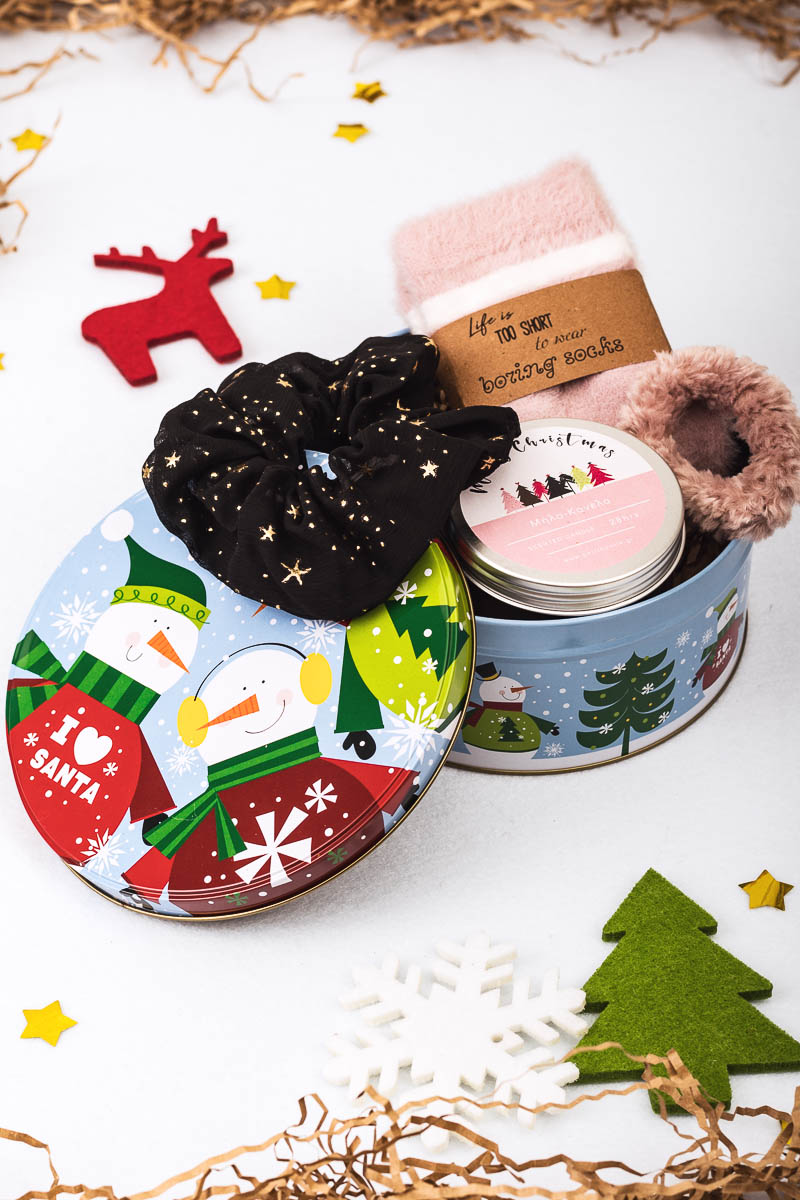Χριστουγεννιάτικο Tin Gift Box Pink Κάλτσες Fluffy & Christmas Candle