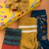 Σετ Δώρου Γυναικείες Κάλτσες & Scrunchie Ώχρα