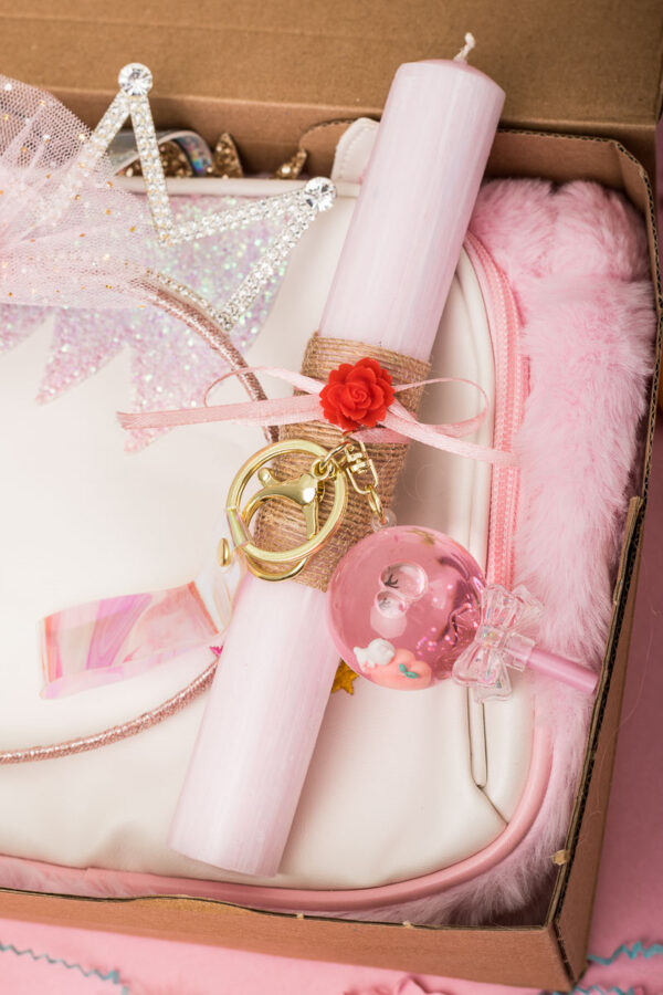 Easter Box Ροζ Στρόγγυλη Χειροποίητη Αρωματική Πασχαλινή Λαμπάδα Ροζ Fur Unicorn Τσάντα