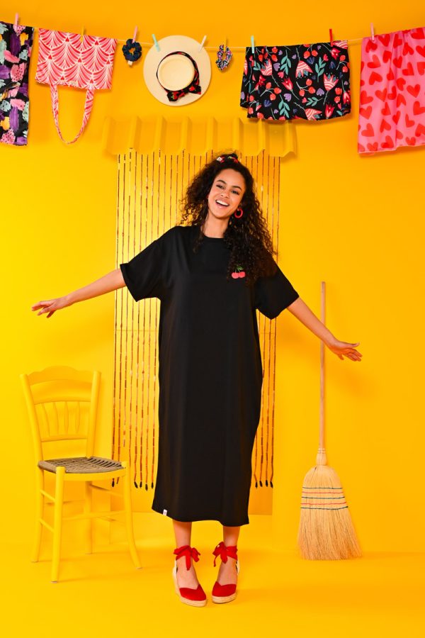 Reina T-shirt Dress Cherries Μαύρο Κοντομάνικο Φόρεμα με Τσέπες & Ζώνη Petit Boutik